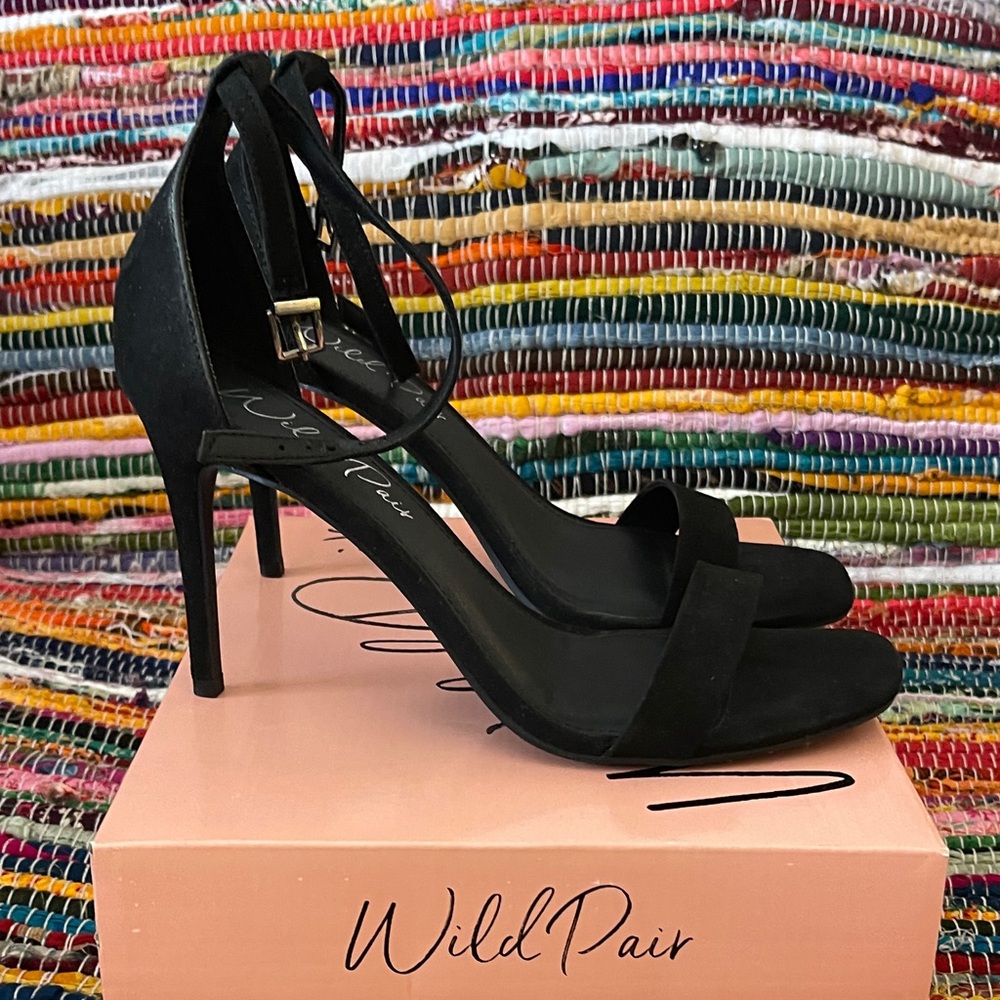 Wild Pair Elegant Black Heels